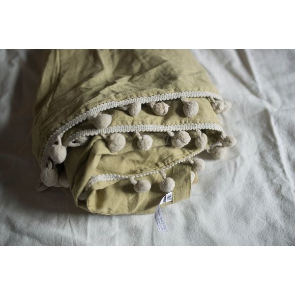 Urban Outfitters Pompom Curtain Pear Single 52x84 - Picture 3 of 4